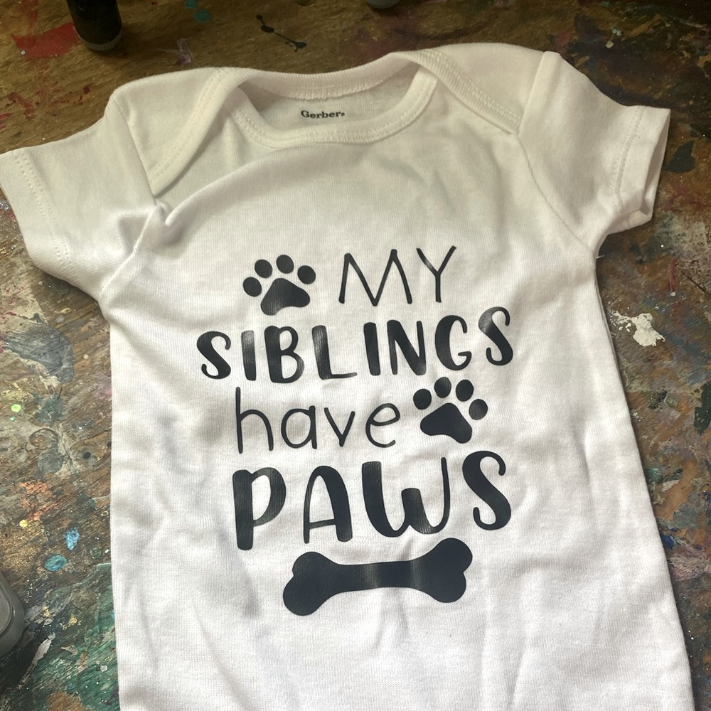 Brand new onesie size 3-6 months! Can customize !